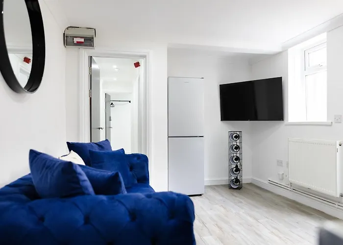 Chic Urban 2 Bedroom Apartments